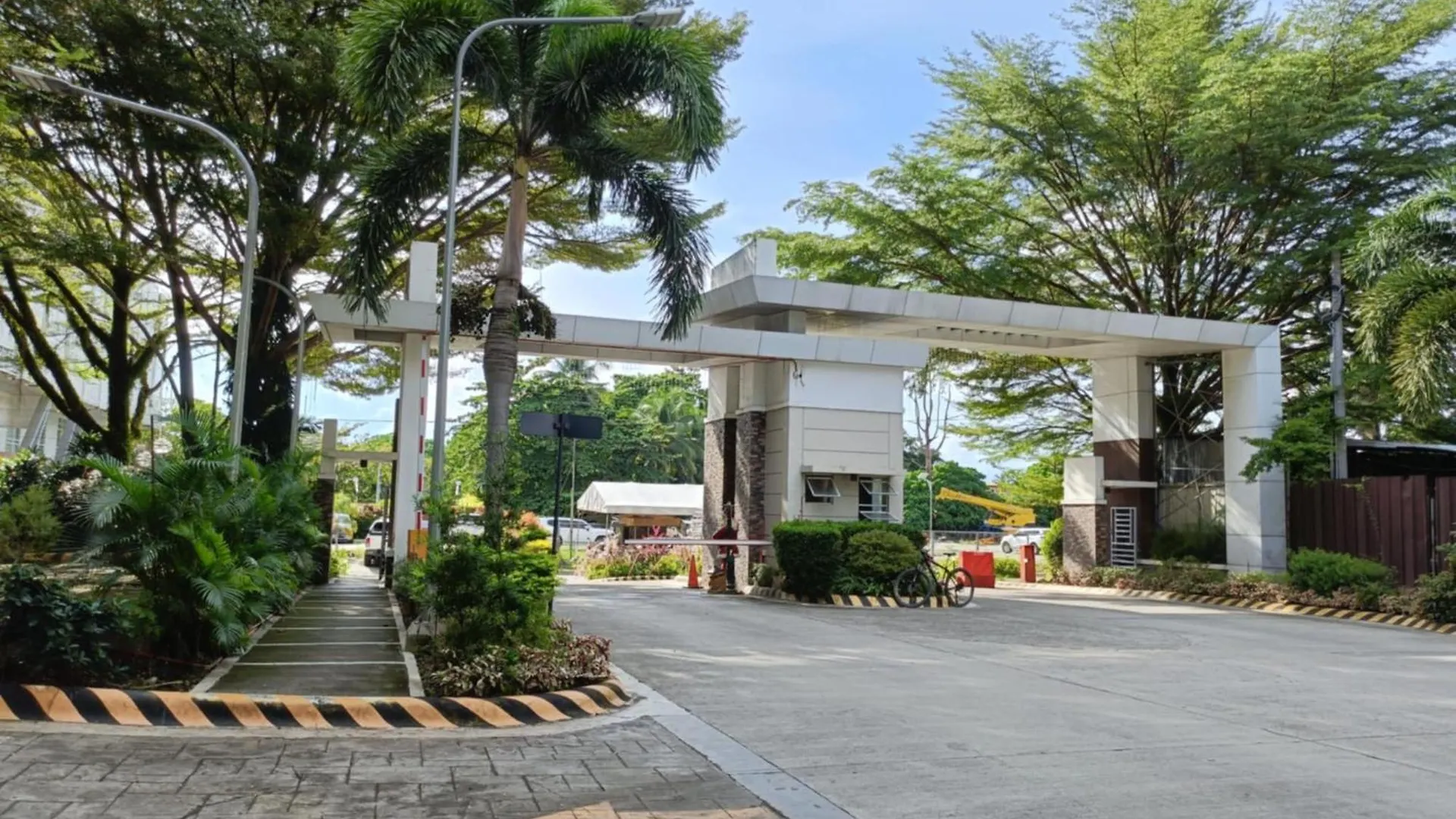Spacious 2-Bedroom Unit - Matina Enclaves Davao 0*,